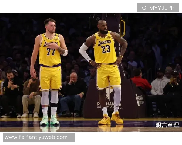 湖人全队狂飙120分东詹组合联手贡献百分精彩表现引发热议