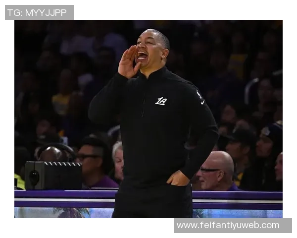 卢指导称赞布朗三分球表现称其为伟大球员应有的风范 卢指导称赞布朗三分球表现称其为伟大球员应有的风范