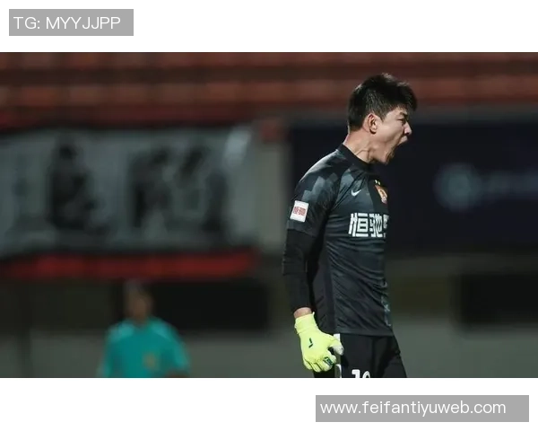 国安替补门将张健智奋战7次扑救无奈球队遭遇1-2出局困境