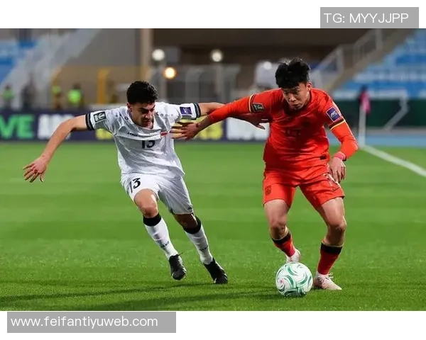 今日趣图：王钰栋头发被遮住后竟然神似姆巴佩引发网友热议